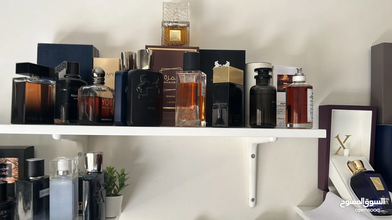 Over 40 original perfumes, all long lasting and original, good smelling and great longevity