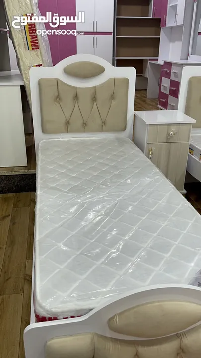 غرف نوم شغل محلي وخشب ساندوش مكونه من 7قطع فرشات طبيه ضغط