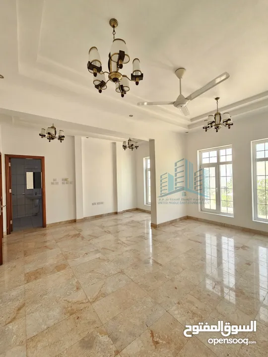 فيلا جميلة في مجمع سكني Beautiful 4+1 BR Villa in Azaiba