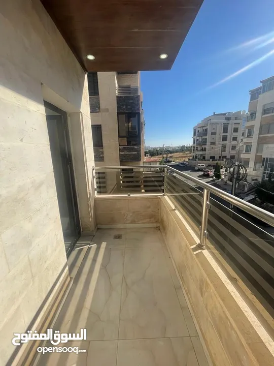 شقة للبيع عمان منطقة الجبيهة حي الديوان بالقرب من قصر الاميرة بسمه