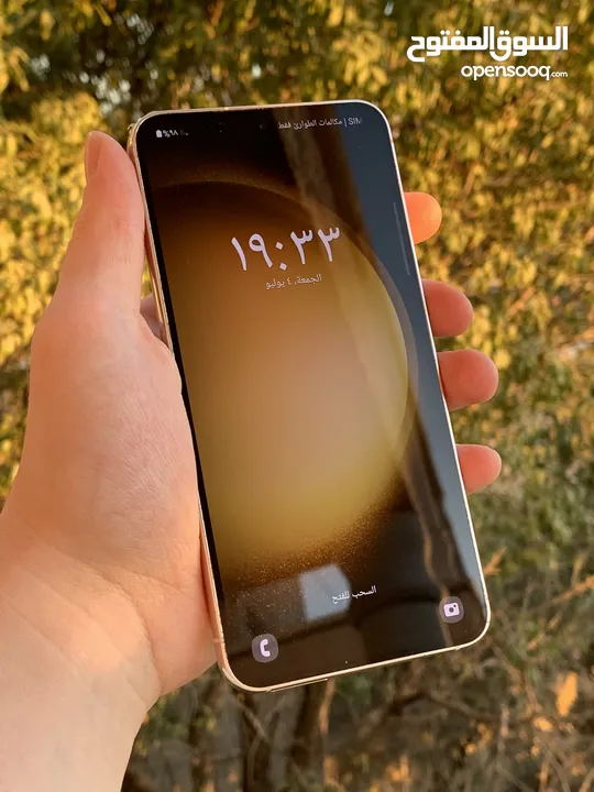 سامسونج جالاكسي اس 23 عادي 128 جيجا الرام 8 جيجا جهاز شبه كرتونة يعني لزقته لسا عليه جهاز ولا ارتب