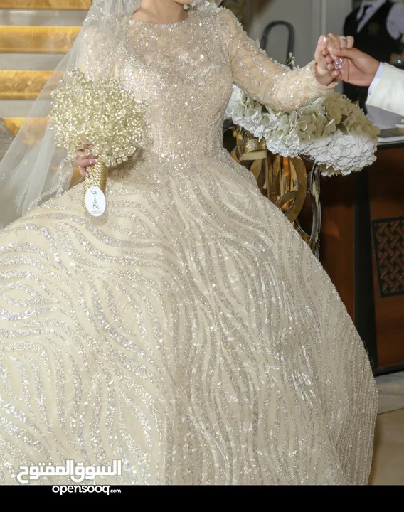 بدلة عرس للبيع