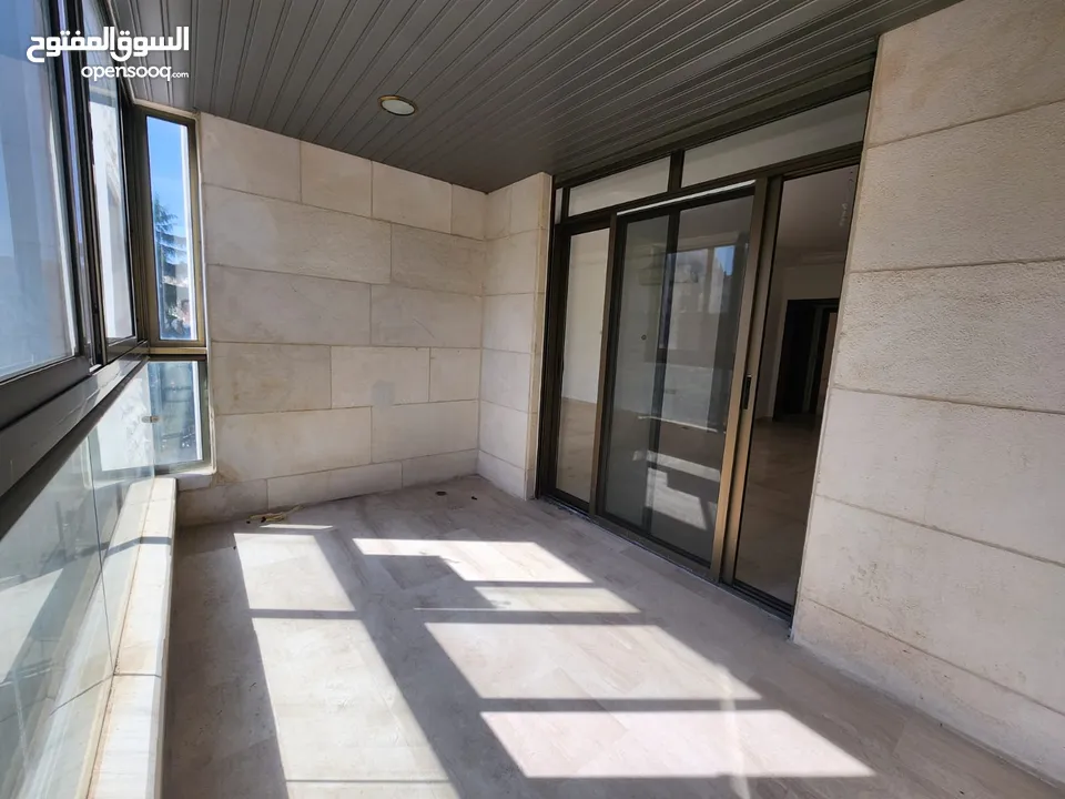 شقة فارغة للبيع بين الدوار الرابع و الخامس - ref: 14595