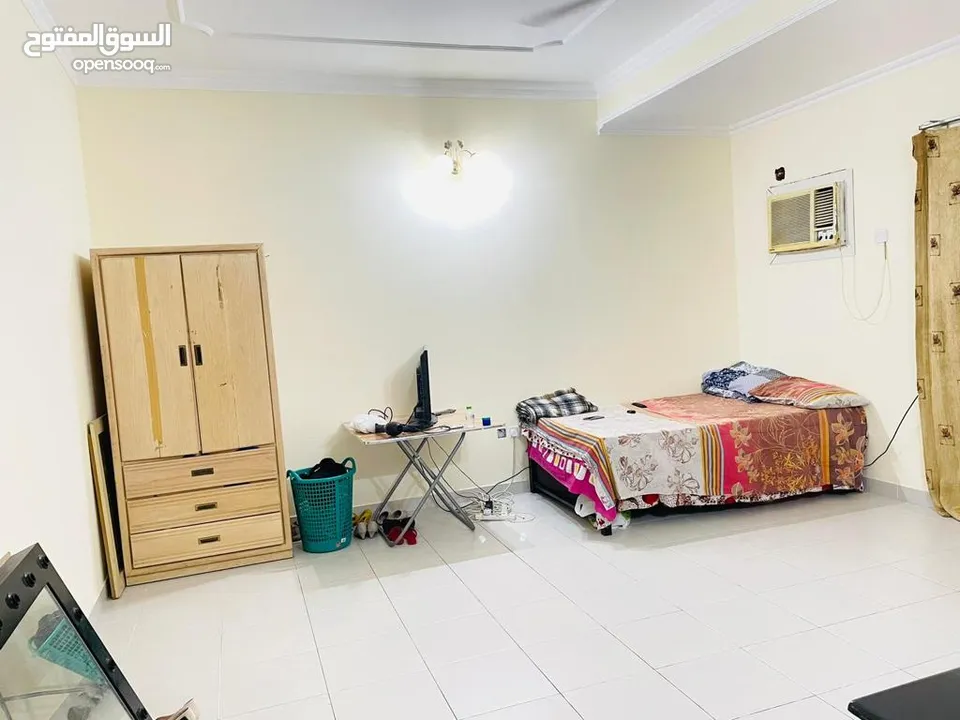 working woman room for rent with furnished ans own bathroom (not attached)