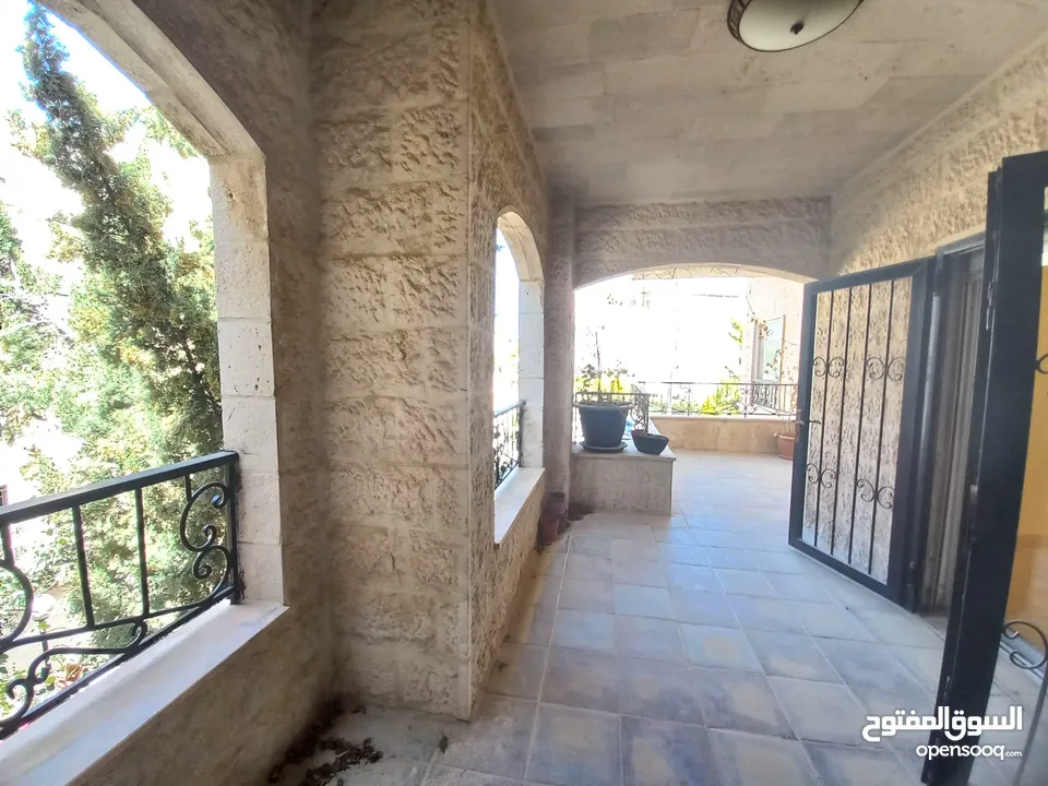 شقة غير مفروشة للإيجار 400م2 ( Property 19553 )-174847773