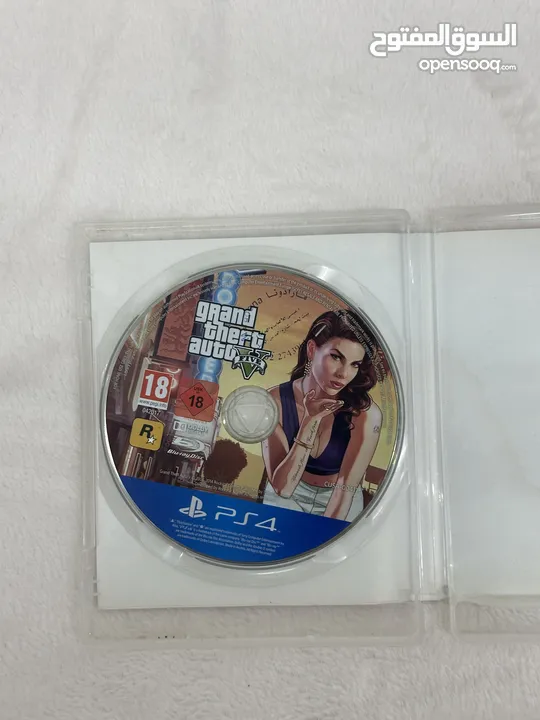 بلايستيشن 4 "1تيرا" بكرتونته مع اربع العاب PS4 “1T”and four games