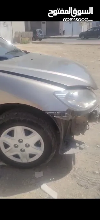 هوندا سيفيك شمباني للبيع على وضعها تعرضت لحادث وبحاجة لأصلاح