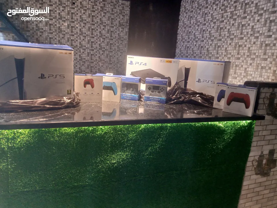 جهاز بلاستيشن فايف عدد واحد نسخة السيدي اعلى صنف سلم مع ايادي تحكم عدد 2 اصلي وشاشتين سمارت 55بوصه