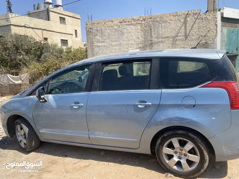 بيجو 5008 موديل 2013