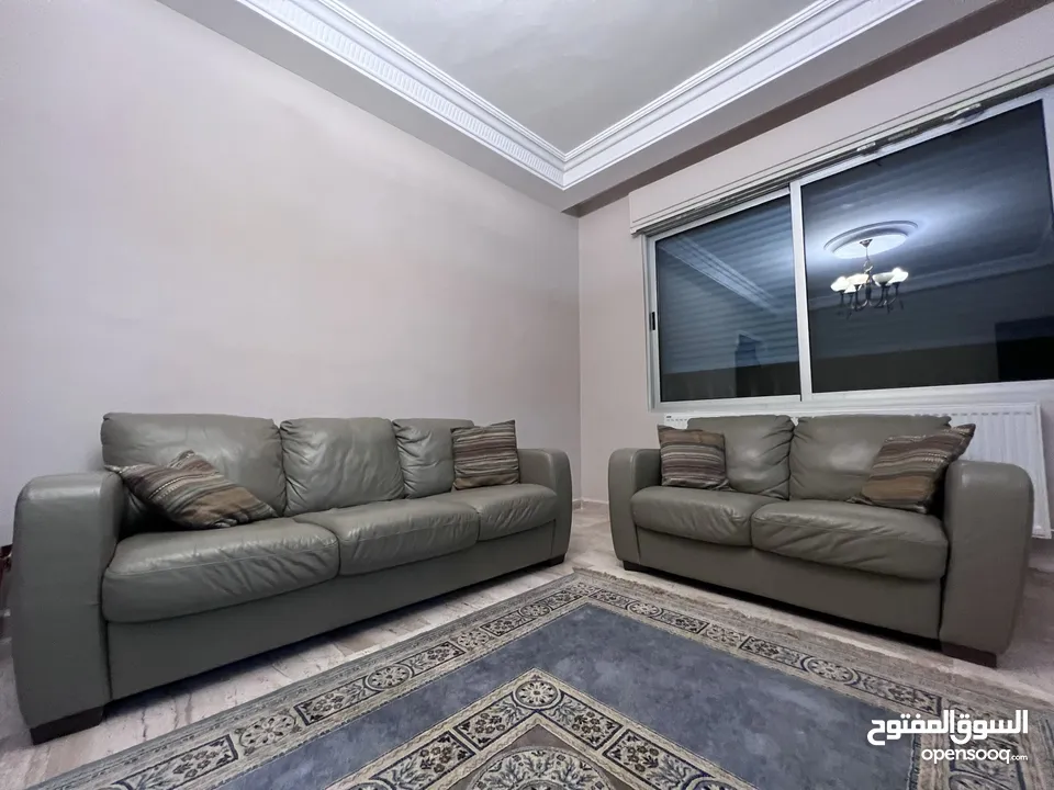شقة كبيره ومميزة في ارقى منطقة في ضاحية الرشيد (مع جاكوزي)