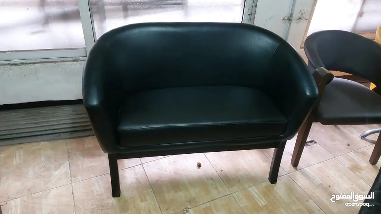 كرسي انتظار ثلاثي معدني