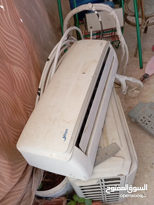 مكيف واحد طن بحاله جيده يعمل بشكل ممتاز موفر جدا