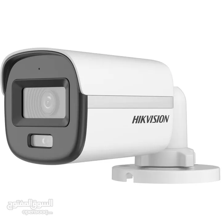 كاميرا مراقبة خارجية ملونة ليلي نهاري 2MP منColorVu Hikvision – رؤية ملوّنة ليلية على مدار الساعة!