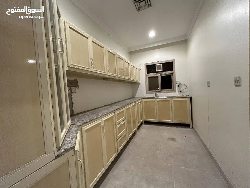 للإيجار فيلا بالشهداء 4 غرف villa for rent in shuhada