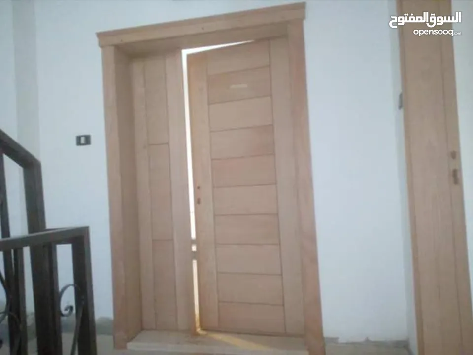 تفصيل كافة ابواب الخشب و صيانه