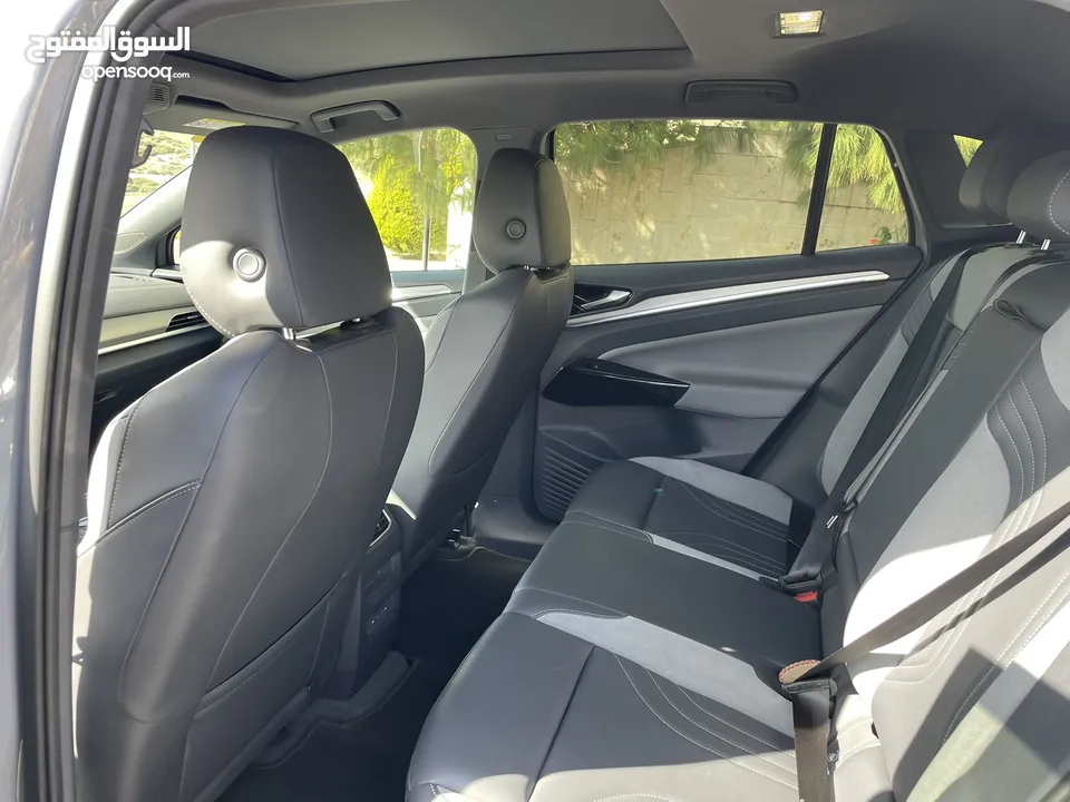 Volkswagen VW ID4 Crozz Pro 2021 استعمال شخصي فقط و فحص كامل للبيع