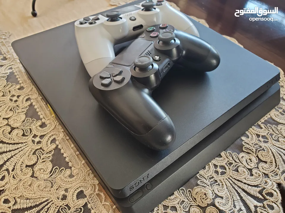 PlayStation 4 1T وحدتين تحكم اصليات لعبة فيفا 25