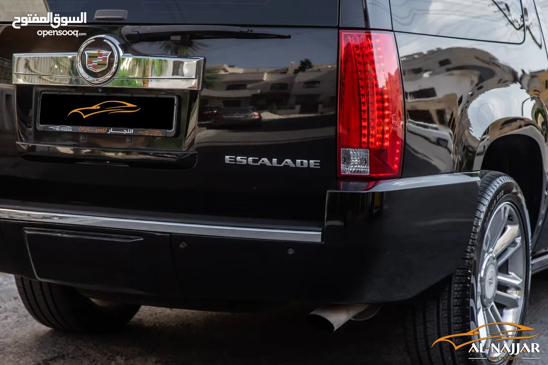 Cadillac Escalade Xl 2012 Platinum   السيارة مميزة جدا و قطعت مسافة 144,000 كيلو متر