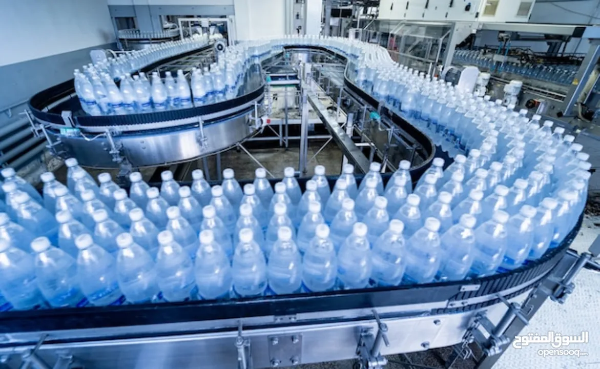 خطوط إنتاج متكاملة ذكية – لمياه الشرب والعصائر والألبان (العبوات 250 مل، 330 مل، 500 مل، 1.5 لتر)