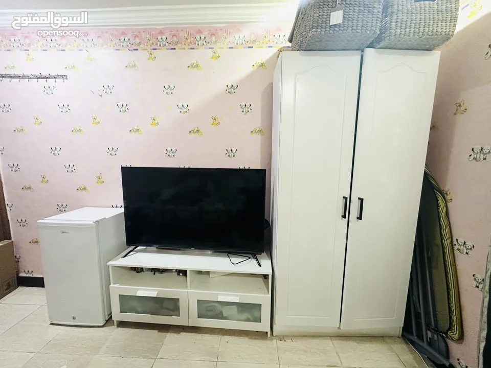 TV, Fridge, microwave, monitor, washing machine, bed, table, TV table, wardrobe, office chair, etc