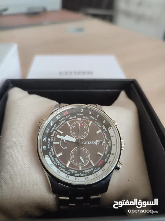 CITIZEN Eco-Drive (تعمل بالطاقة الضوئية لا تحتاج بطارية)