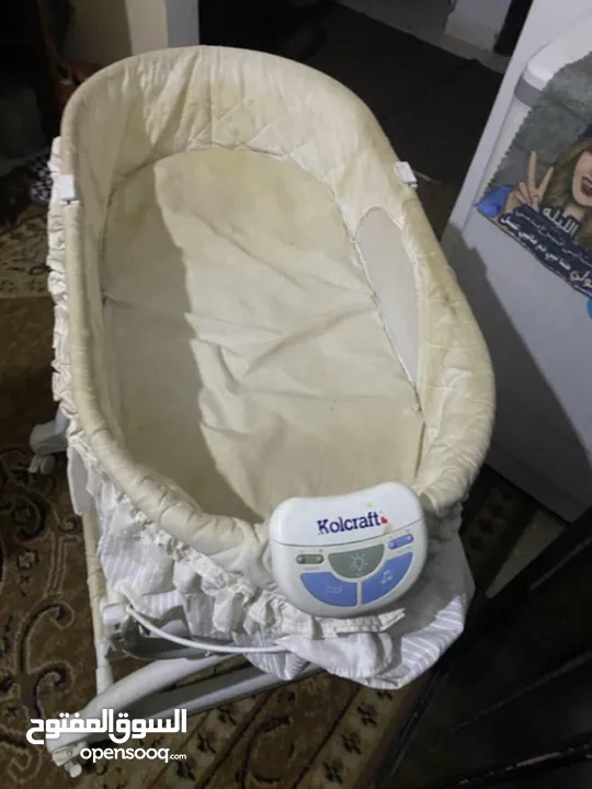 تخت بيبي  وبانيو تلات طبقات وبانيو مفرد