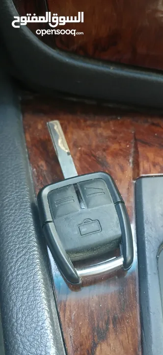 اوبل اوميغا ،،2003,فل اوبشن مع فتحه وجلد مميزه جدا مالك واحد 2300cc  تقطع بالجنه 170كيلو فخمه جدا