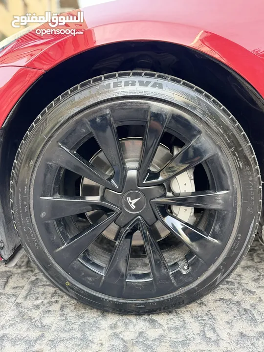 Model 3 / standard plus 2021 Autoscore B+      بحالة الوكالة (%84) اعلى سكور فحص كامل / عداد قليل