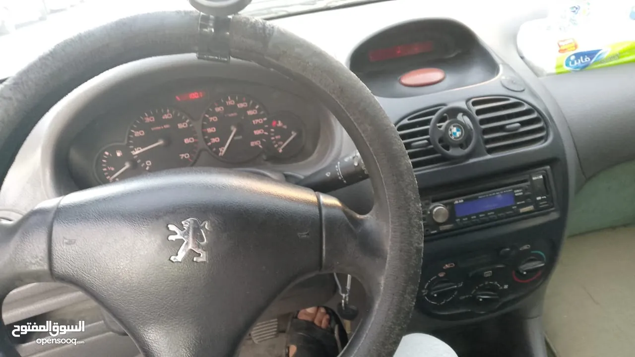 سياره بيجو 206  4 جيد جير عادي  مرخصة لشهر 11 تأمين الزامي لا حوادث الحمدلله لونها الخارجي ابيض