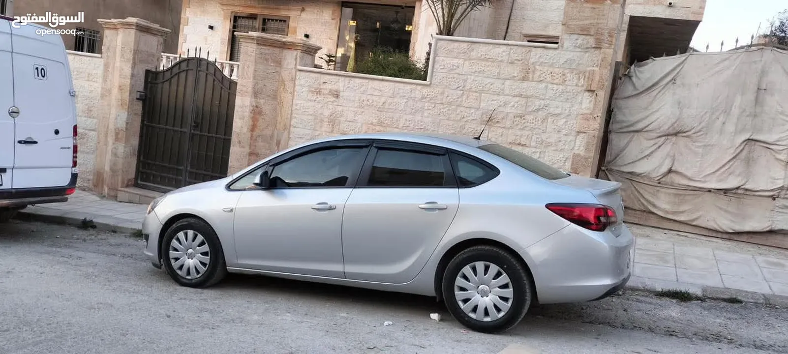 أوبل أسترا موديل2017بحاله ممتازه فحص مرفق بالصور ضربة راسيه ماتور 1600cc وارد الوكاله كاوشوك جديد