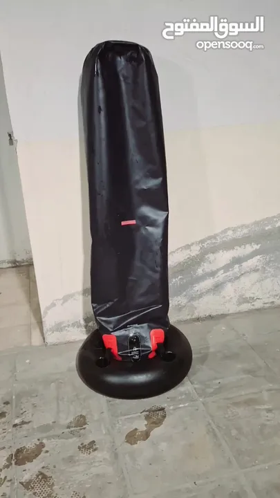 ملاكمه شبه جديد ما فيها ولا عيب نضيف