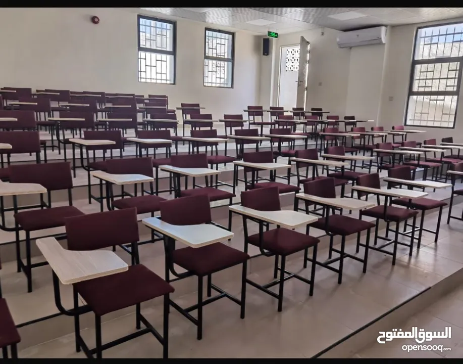 كراسي محاضرات لمراكز القرآن والمراكز الثقافية. الواح وايت بورد