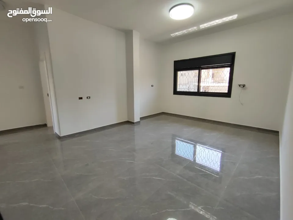 شقة للإيجار – الرام (أول نزول الكسّارات قرب سوبر ماركت السلايمة)