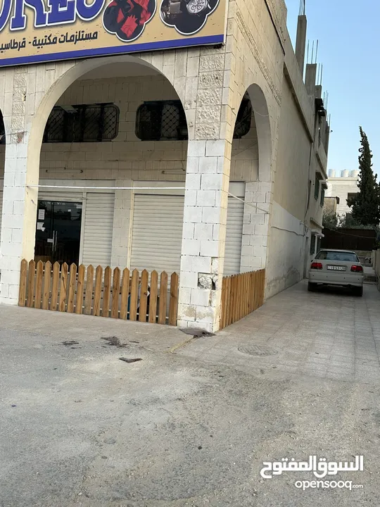 مجمع تجاري للبيع
