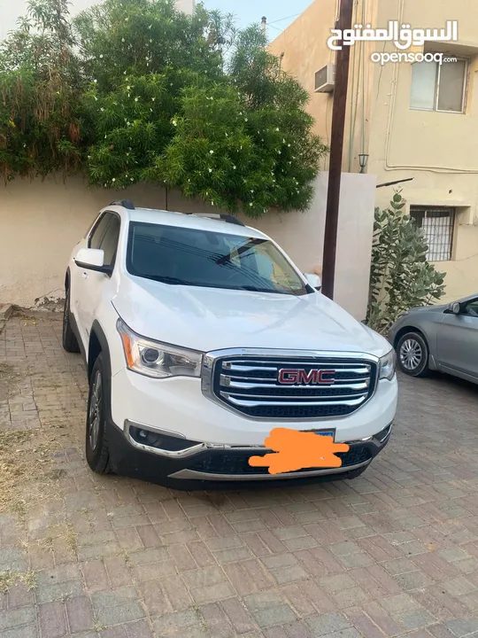 Gmc Acadia SLT 2019 white leather seat and full option and Grey