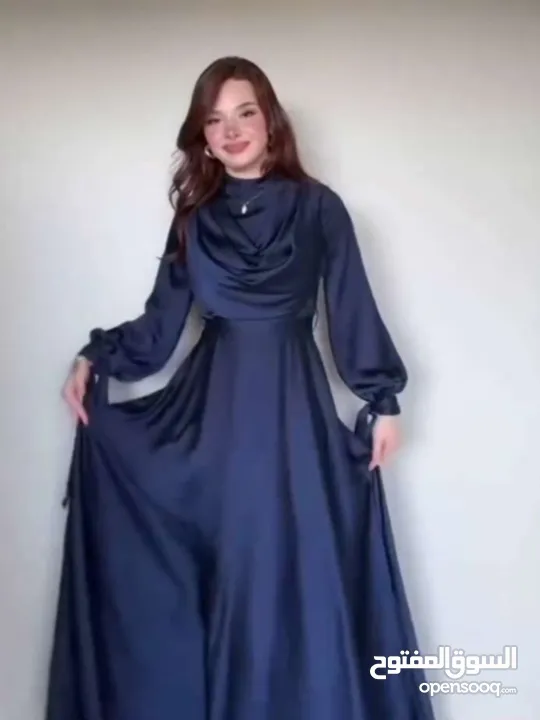 فستان لون كحلي