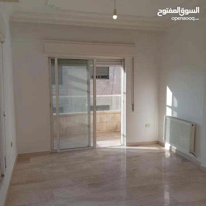 ام السماق / شقه فارغه للايجار/ باجره 400 دينار امكانيه الدفع شهري