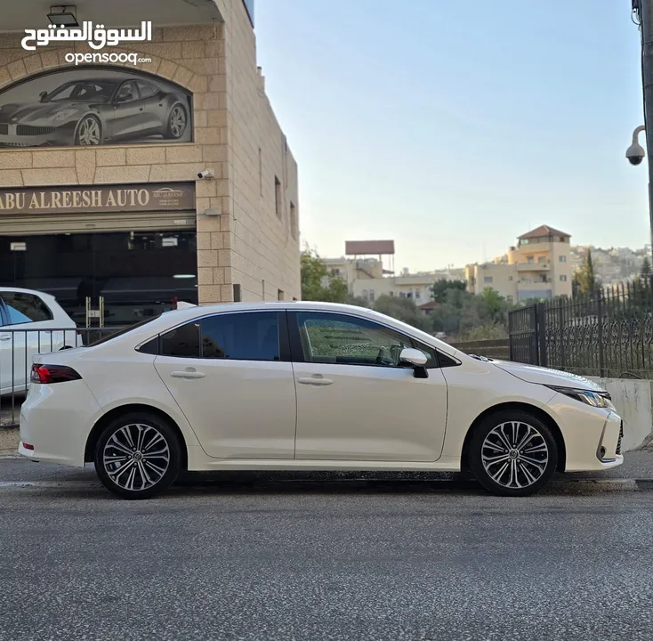 هايبريد تويوتا كورولا كهرباء & بنزين