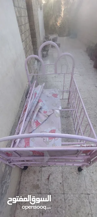 سرير اطفال بحاله ممتازه بسعر حرق