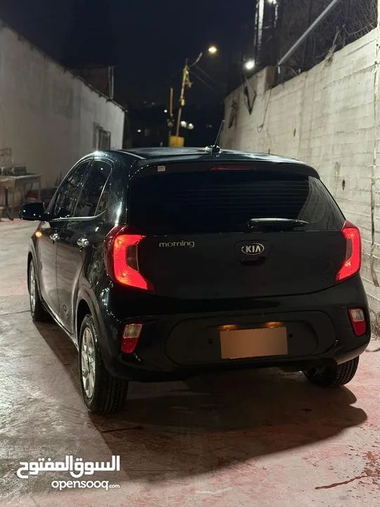 سيارة للبيع كيا مورننغ باللون الاسود المميز ،،،، سعر مغري ع الكاش