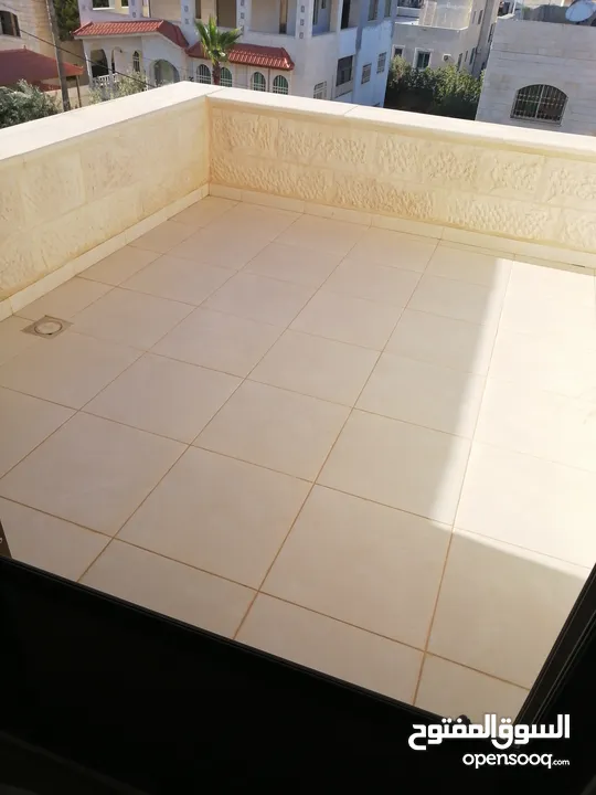 شقة للبيع ضمن عمارة