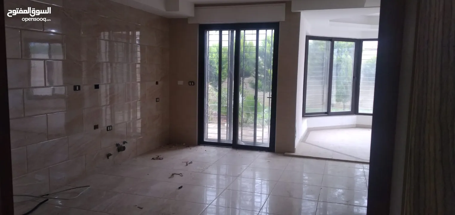 شقة طابقية للبيع او للإيجار في شارع مكة - ref : 14562