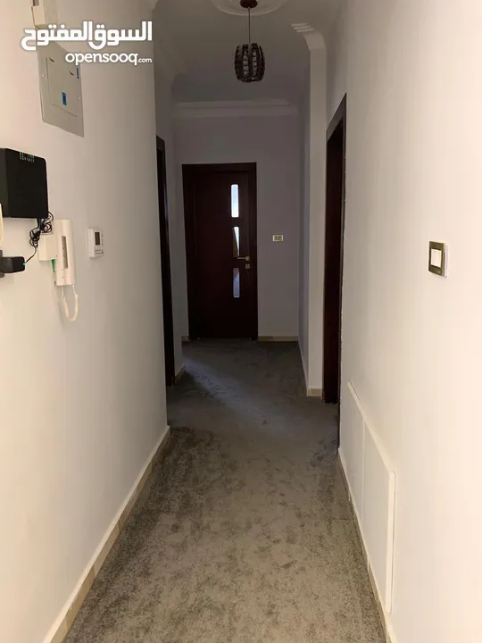 شقه مع روف من المالك مباشره بسعر مغري