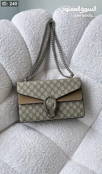 مجموعة متنوعة من الشنط والكزادين الجديدة