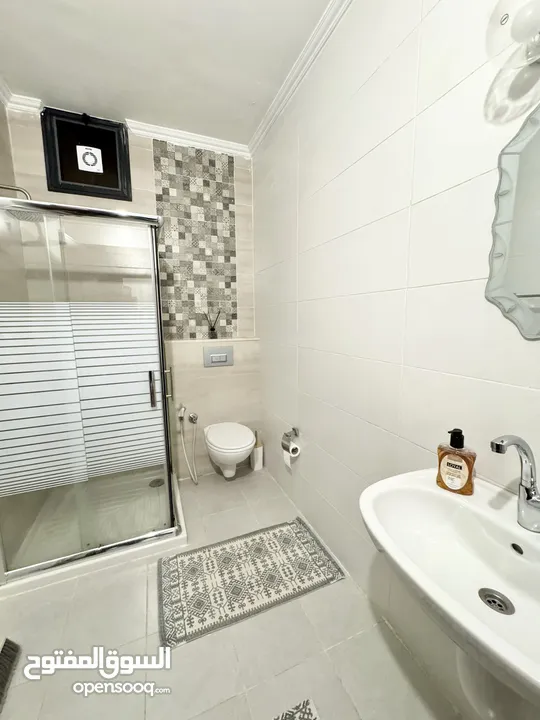 شقة للإيجار في عين منجد