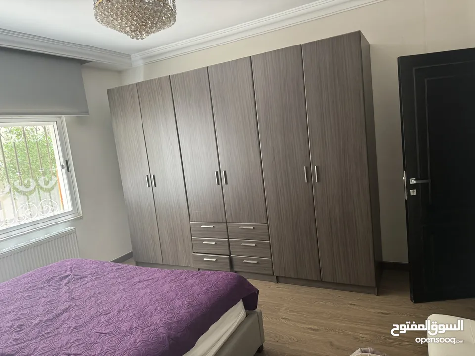 شقة ارضية طابقية بمساحة 399 متر2