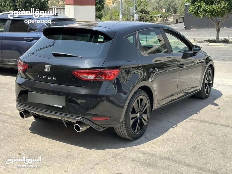 سيات ليون كرتونه موديل ال 2017لون اسود اوتومات جير dsg السياره جديده السعر كاش فقط