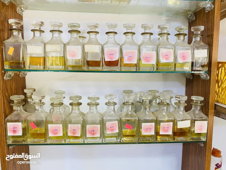 عطور للبيع 50علبه ب 35دينار