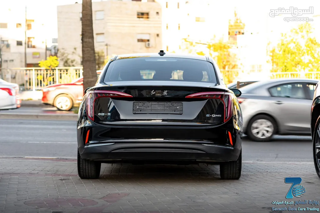 Hongqi E-QM5 2023 هونشي