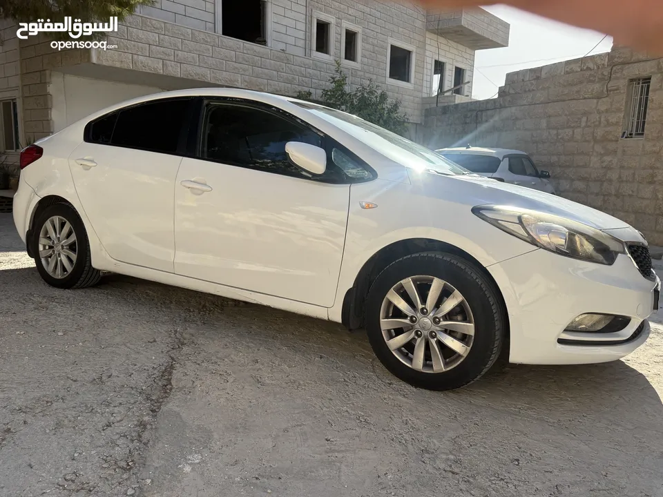 كيا سيراتو k3 فل مع فتحة سقف نخب ماتور 1600